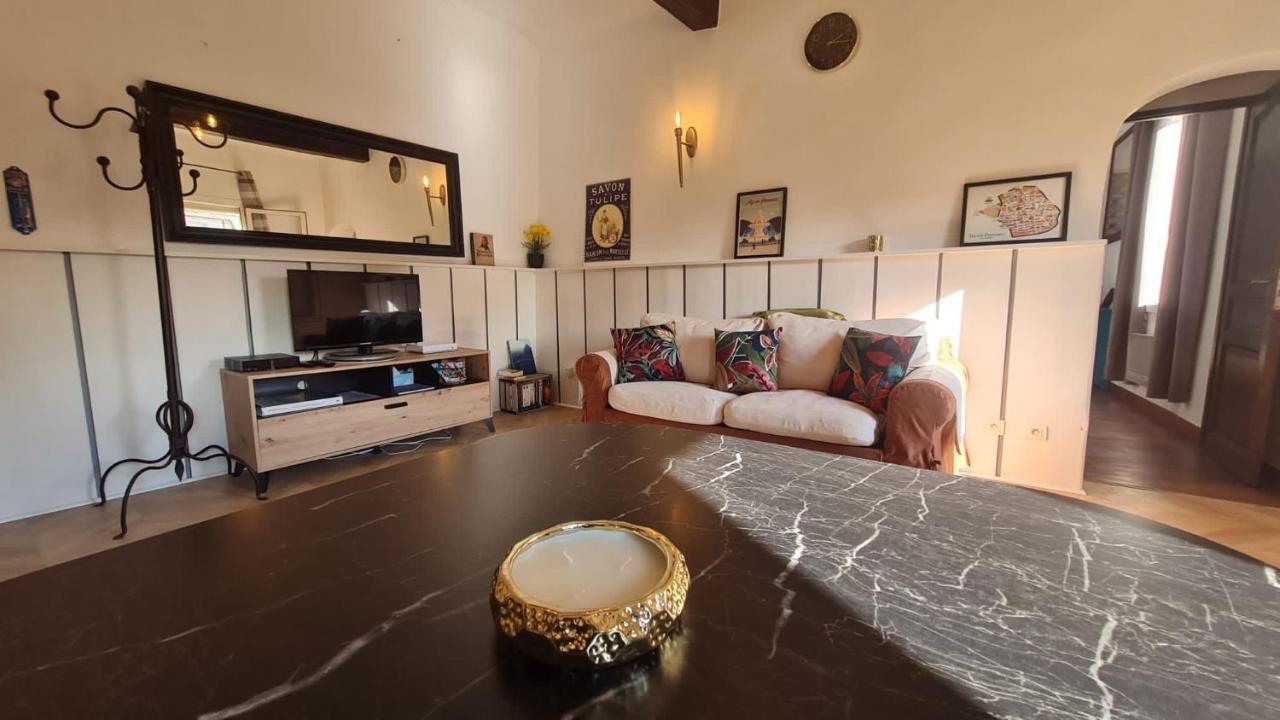 Sunny Apartment With Nice View In History City Center Aix-en-Provence Eksteriør billede