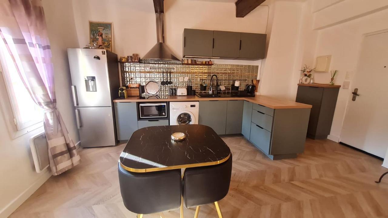 Sunny Apartment With Nice View In History City Center Aix-en-Provence Eksteriør billede
