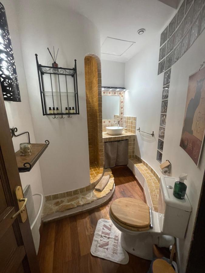 Sunny Apartment With Nice View In History City Center Aix-en-Provence Eksteriør billede
